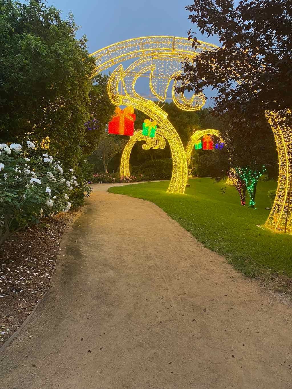 Hunter Valley Christmas Lights Public Day Tour (10th December 2024 ) Image -675780f80cf6a