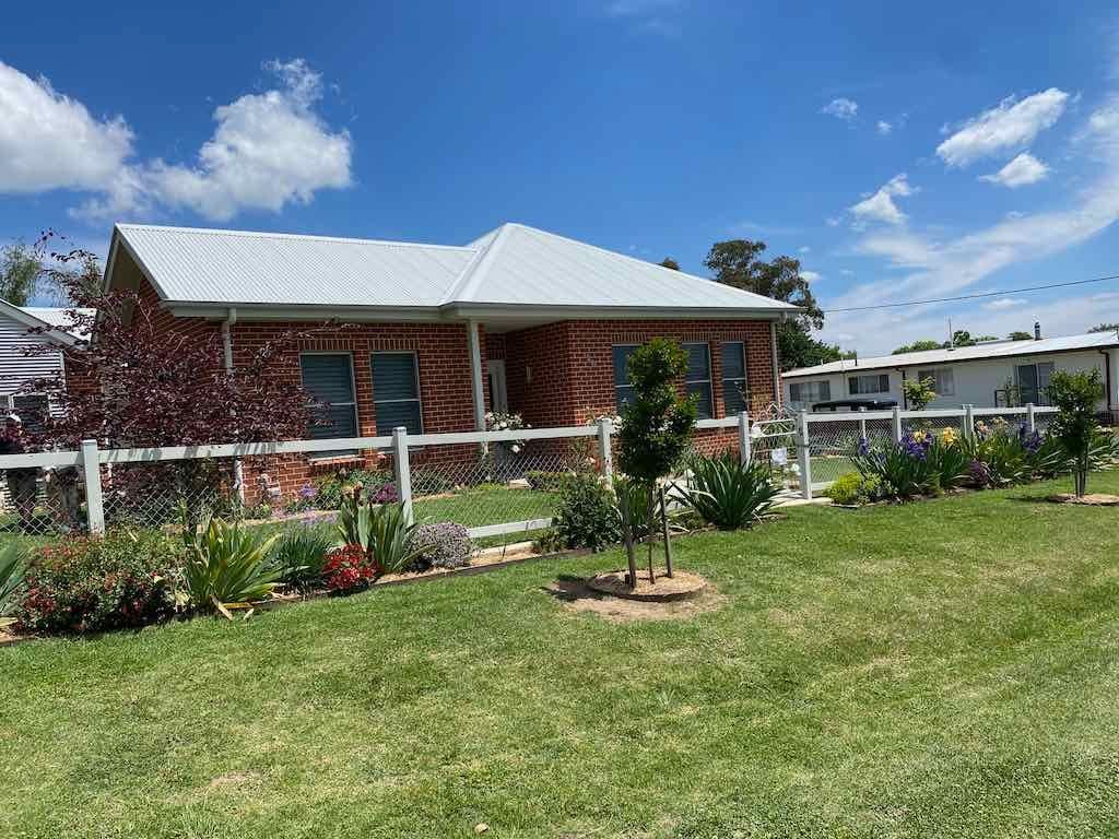 Milthorpe Garden Ramble Image -69142f293c443