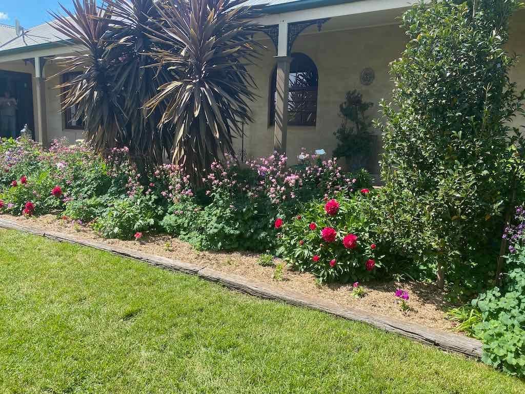 Milthorpe Garden Ramble Image -69142f2ce2455