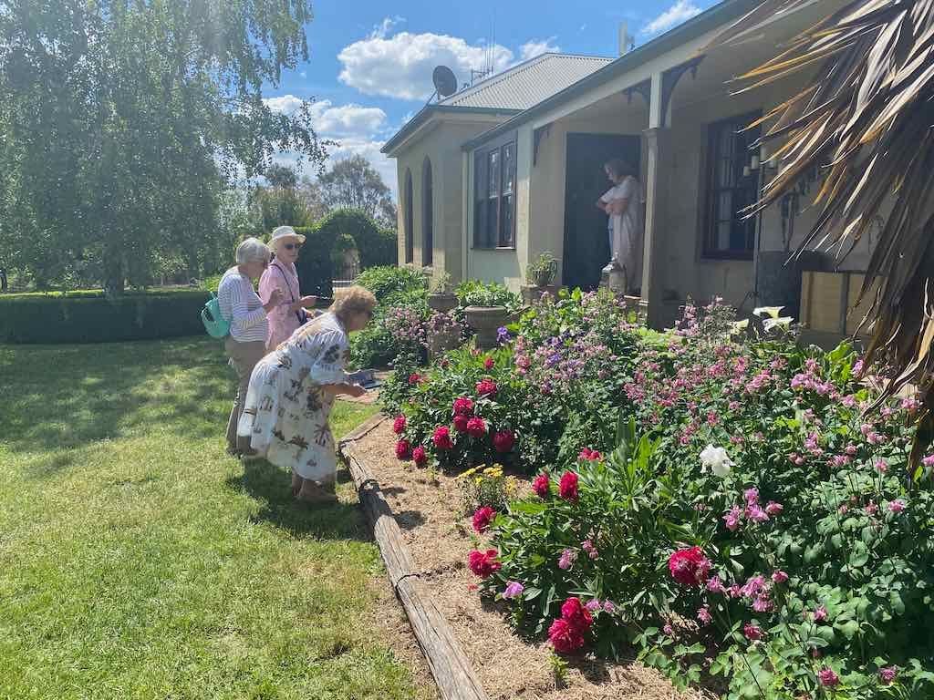 Milthorpe Garden Ramble Image -69142f2d91b91