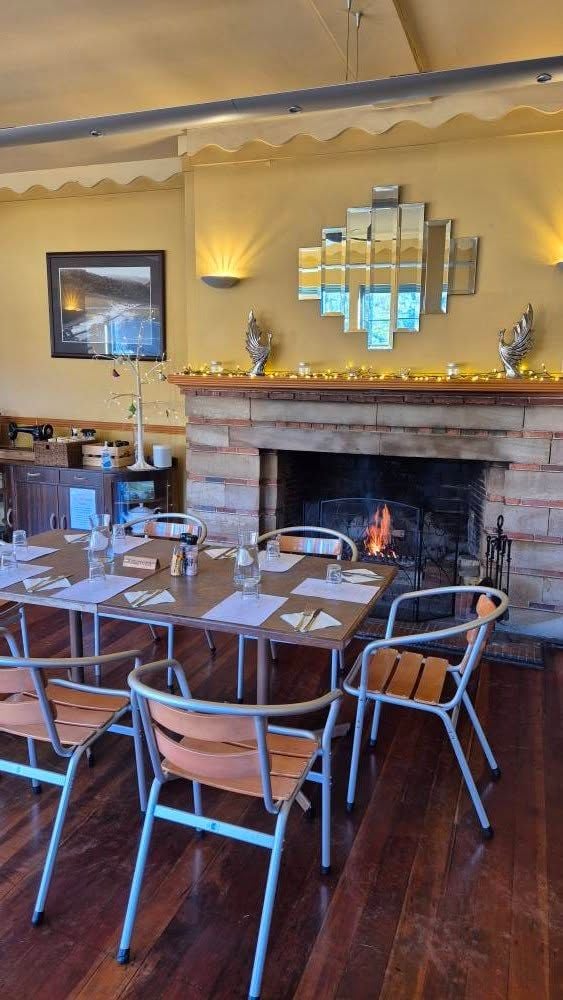 Lovely Lunches : Bobbin Head 2nd April 2026 Image -69d9c626cca07