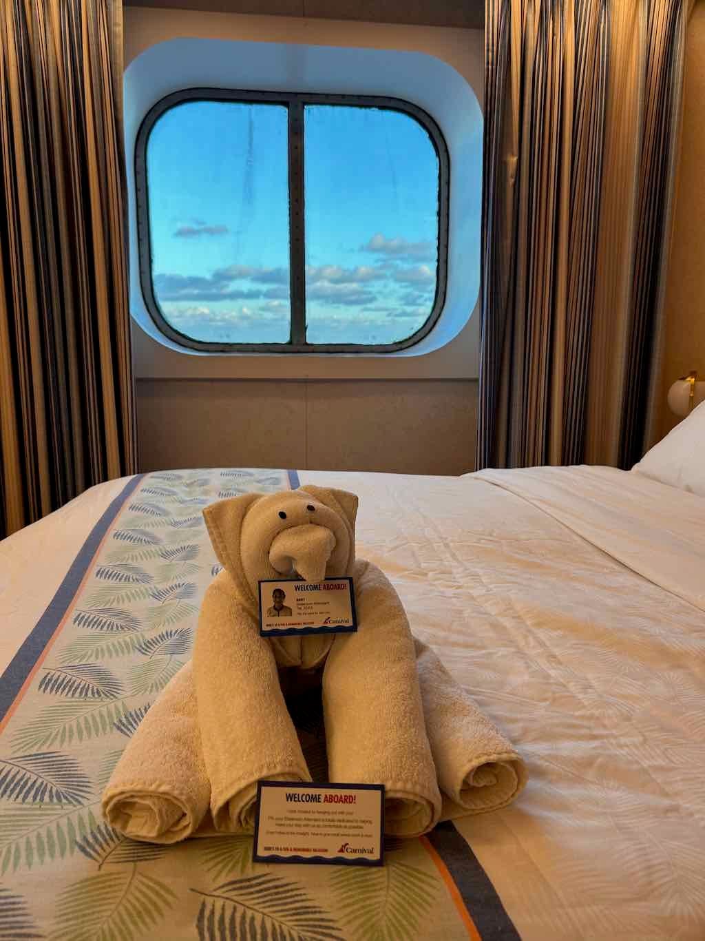June 2026 : 10 Day Carinval Cruise - Cairns , Arlie Beach & Moreton Bay Island Image -6a54ae2b2c143