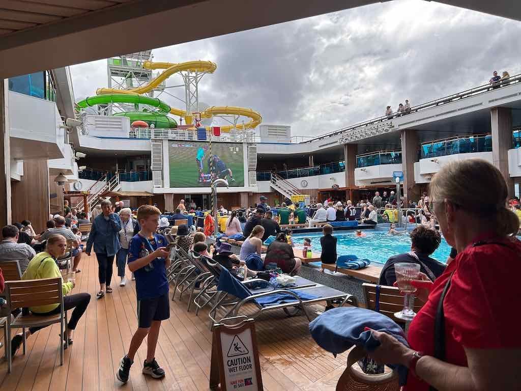 June 2026 : 10 Day Carinval Cruise - Cairns , Arlie Beach & Moreton Bay Island Image -6a54ae2febc7b