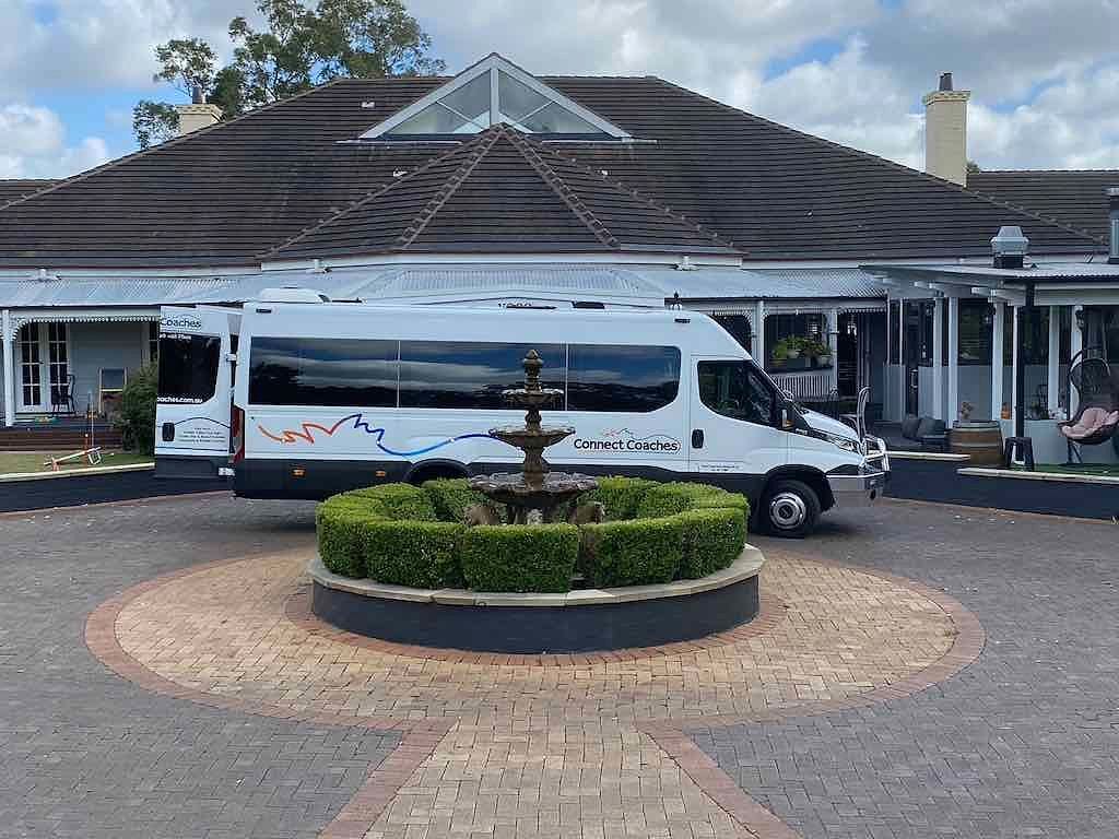 Connect Coaches - Connecting People with the Airport