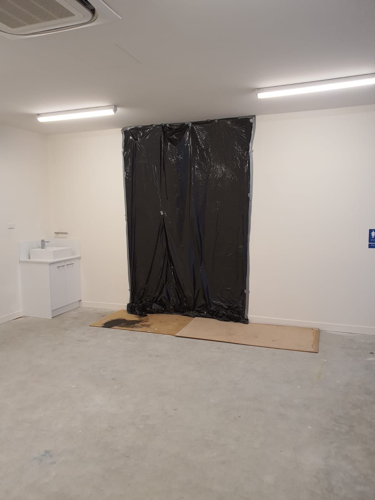 Concrete Cutting Image -5e290efaf34e9