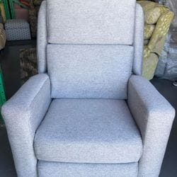 ELECTRIC LIFT CHAIRS AND RECLINERS Image -65b85ed8383c0
