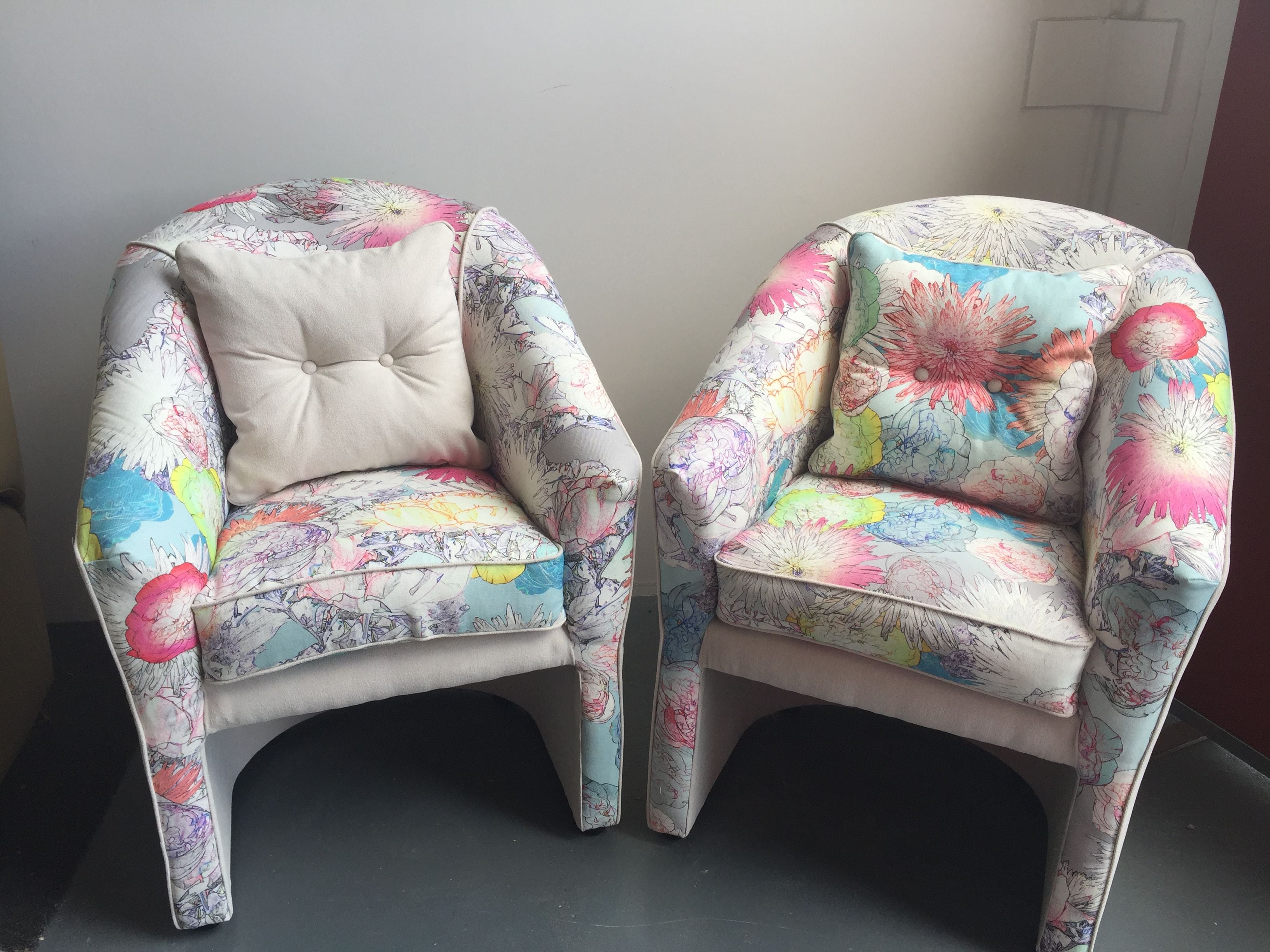 Tub Chairs LOUNGE SUITES - OCCASIONAL CHAIRS - OTTOMANS - BED HEADS Image -65b9b854e6743