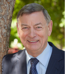 Peter Whitelaw Co-author (with John O'Connor) of Customer at the Heart How B2B leaders build successful Customer-Centric Organisations Peter Whitelaw author