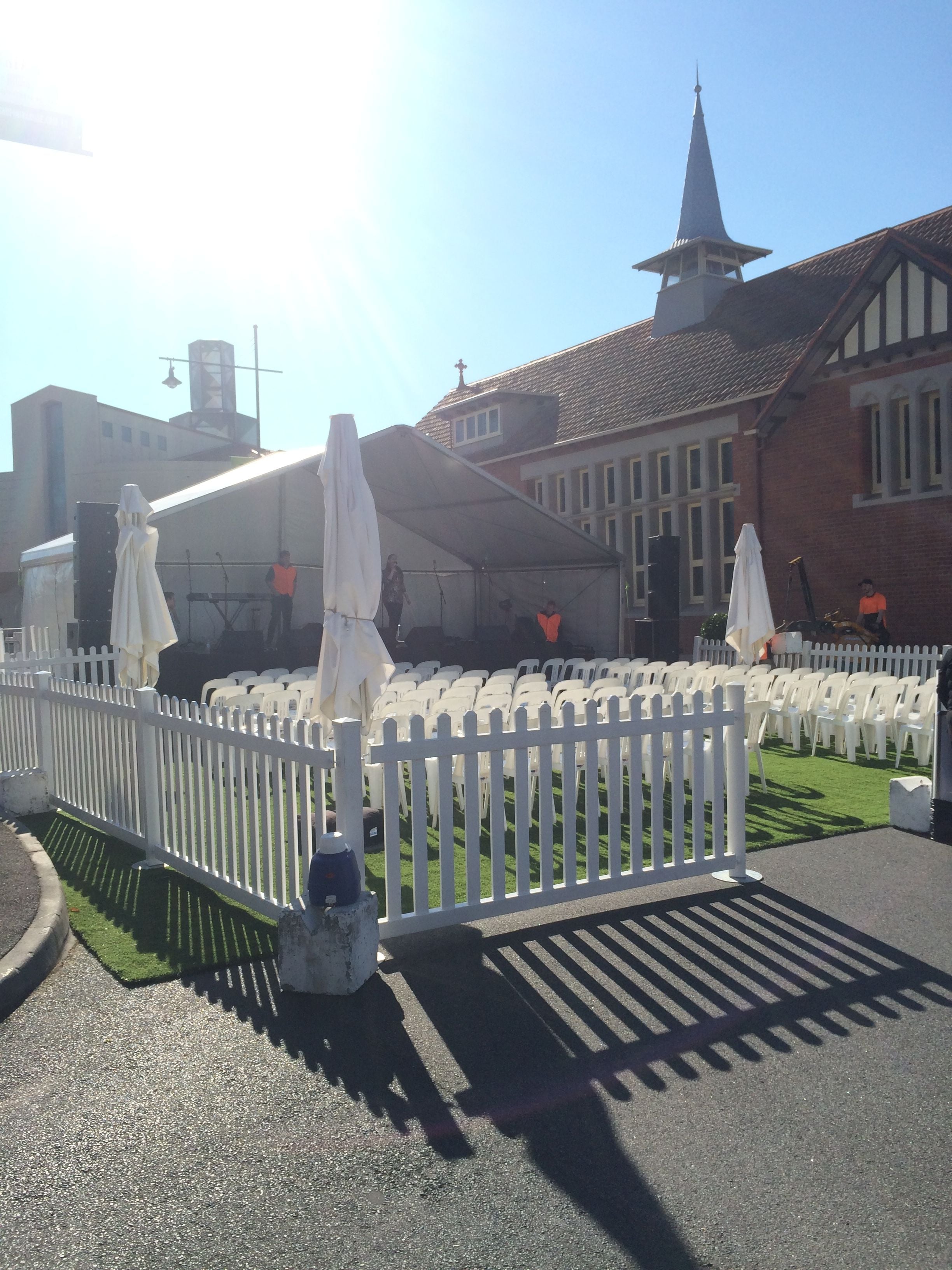 Commercial Synthetic Grass Image -54fe0db948db9