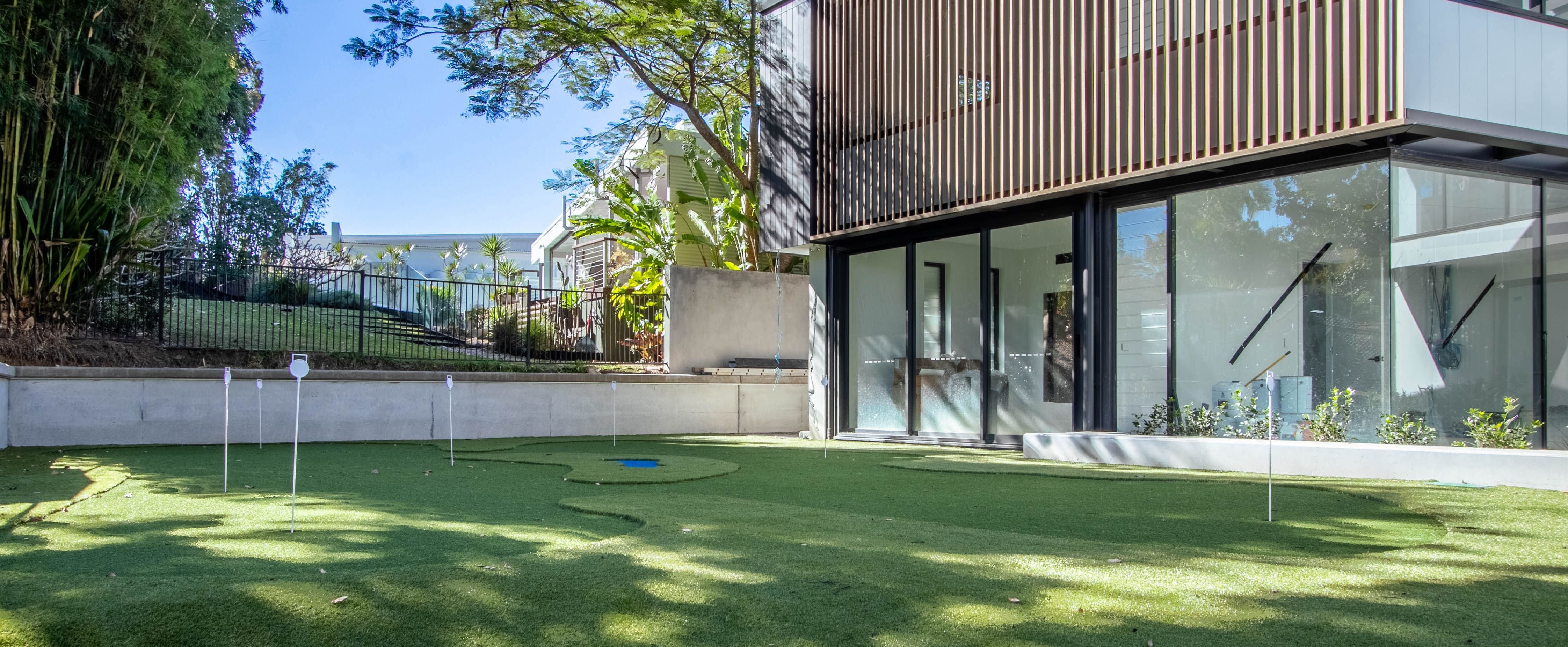 Synthetic Grass Putting Greens Image -678f2e2ec0a3b