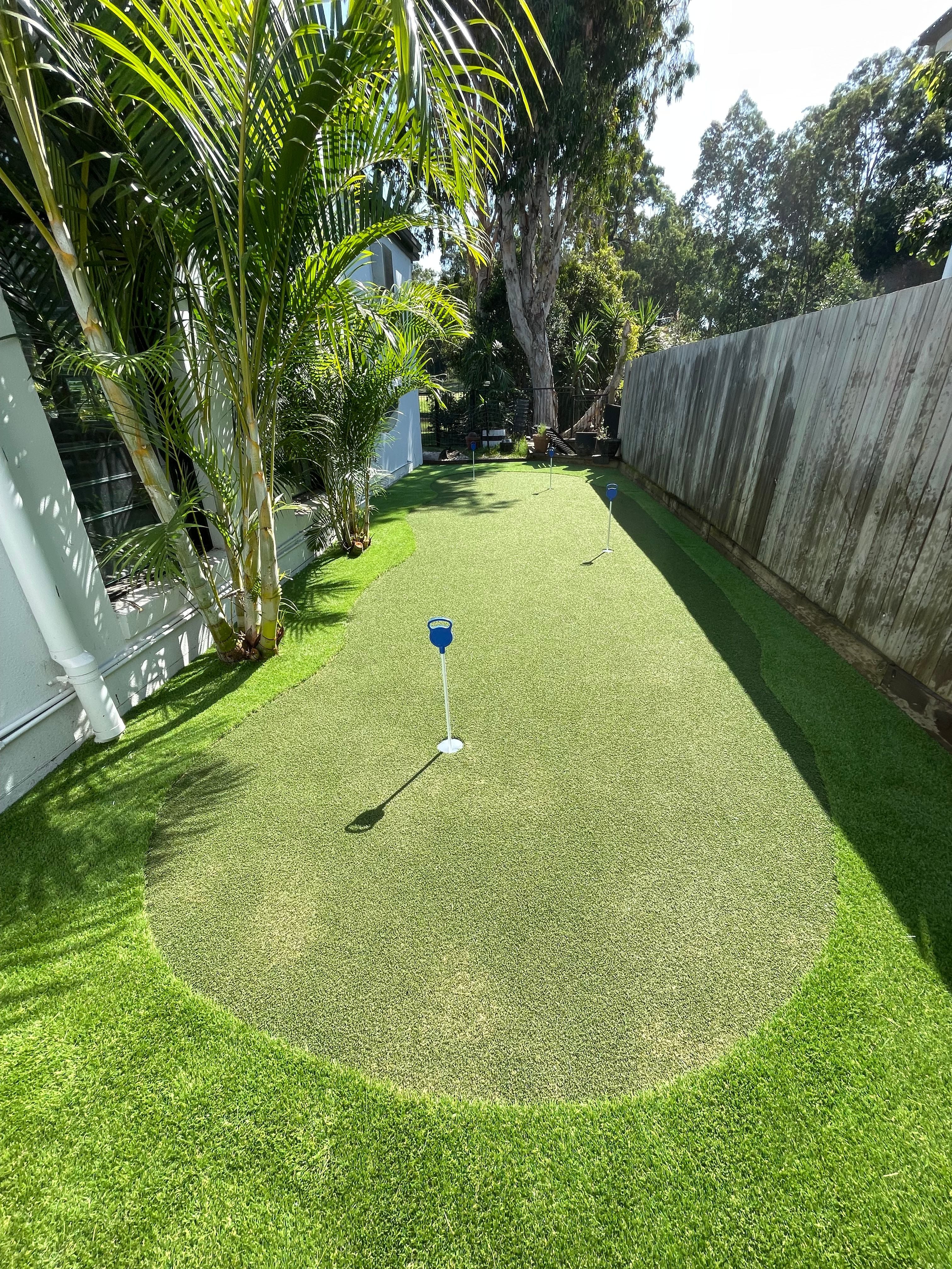 Synthetic Grass Putting Greens Image -678f2f125c4dc