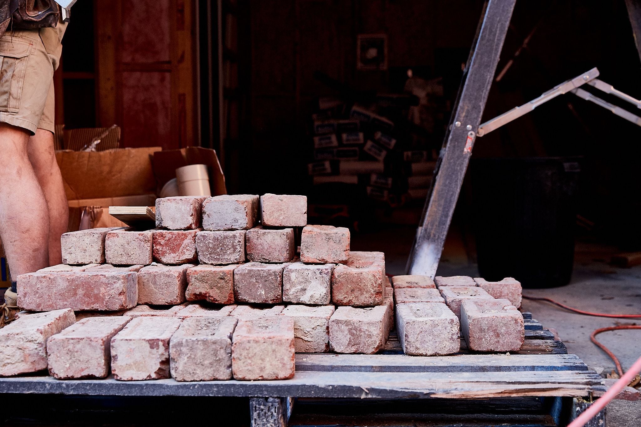 Leveson Place - Face Reds & Red/Blue Clinkers Image -63e2e8df80ce3