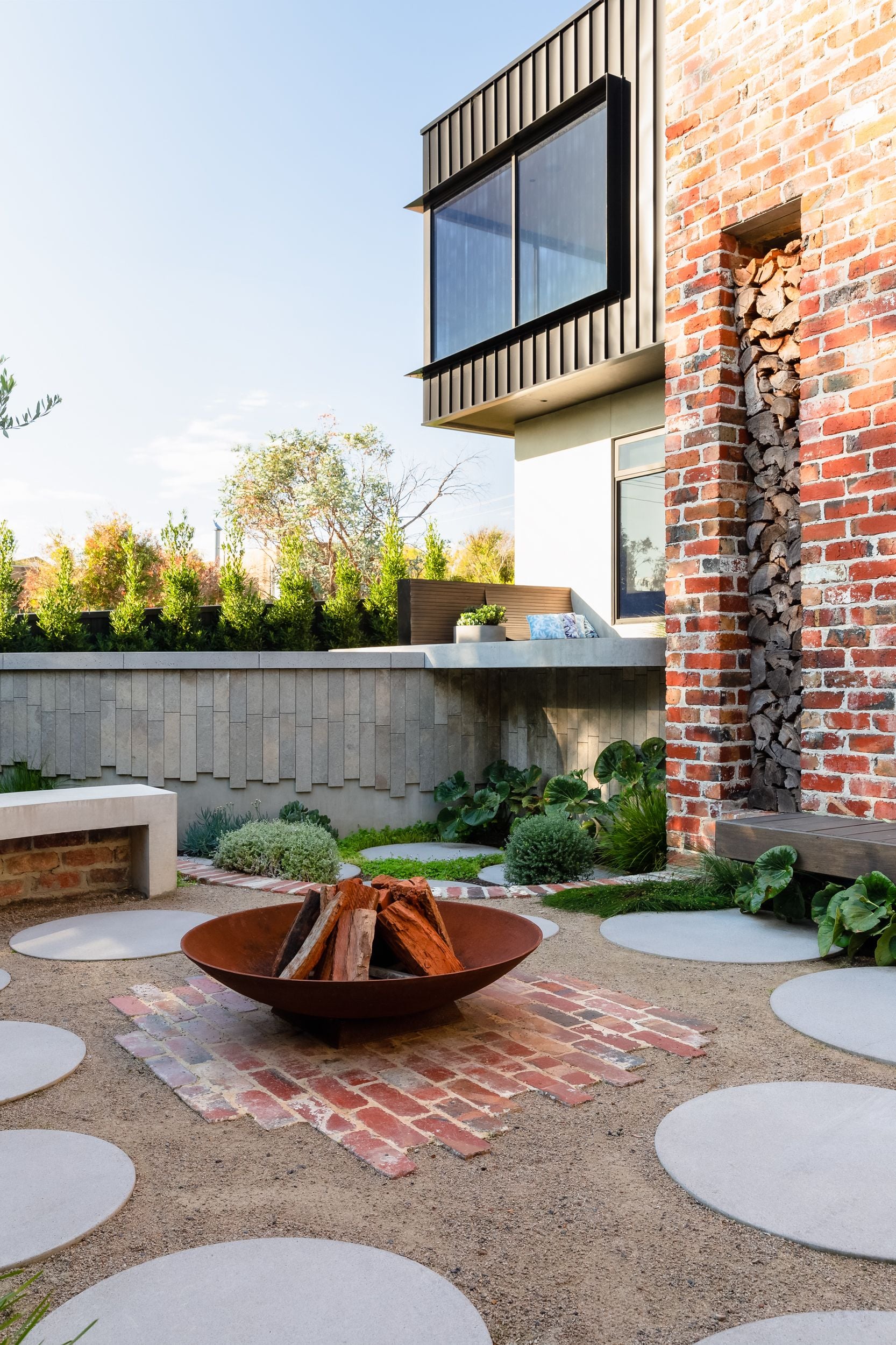 Herbert St Mornington - Red Blue Clinkers Image -6487ae7da3c2b