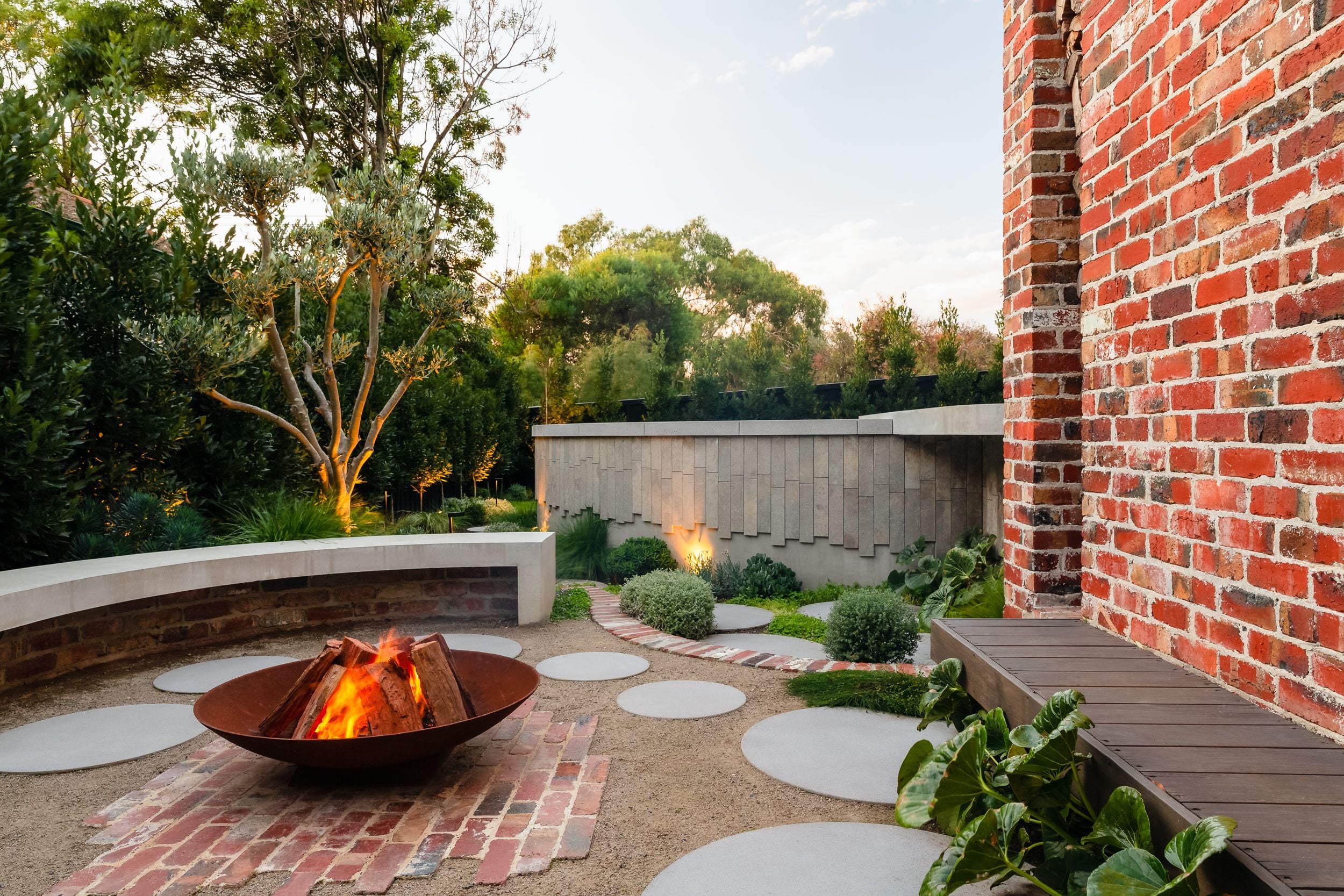 Herbert St Mornington - Red Blue Clinkers Image -6487ae85d9028