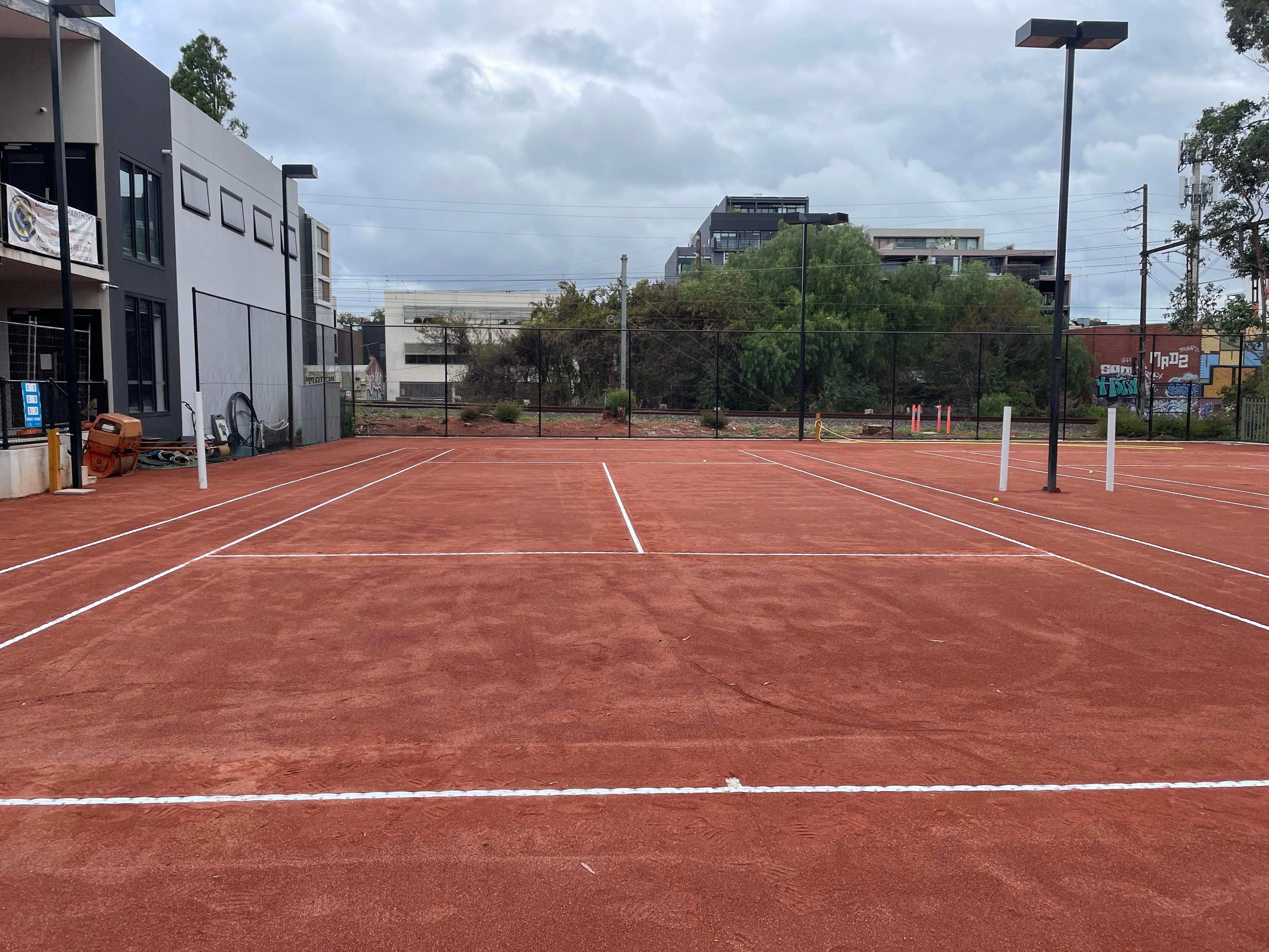 Tennis Red porous crushed brick