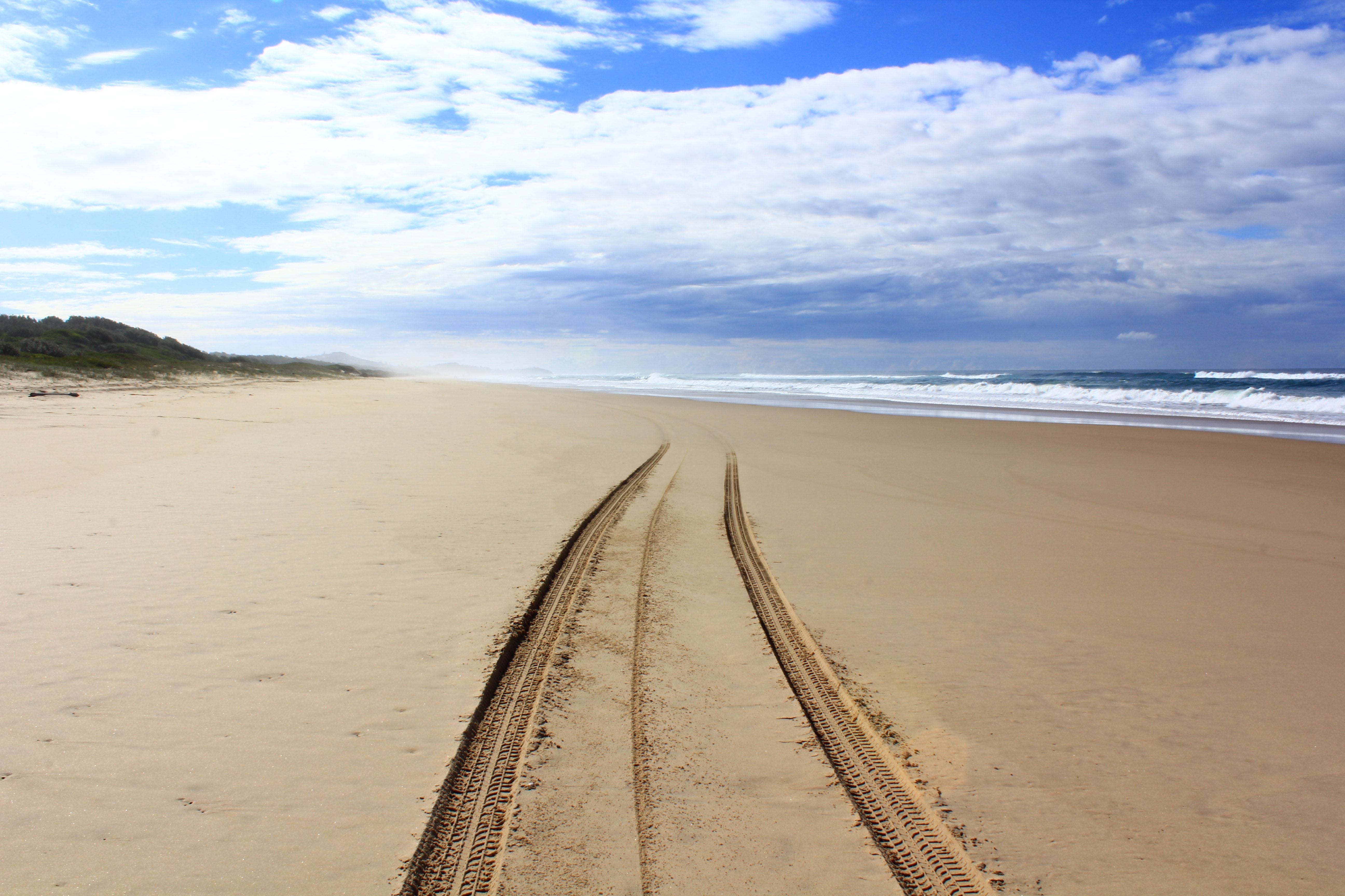 4WD along Lighthouse Beach South