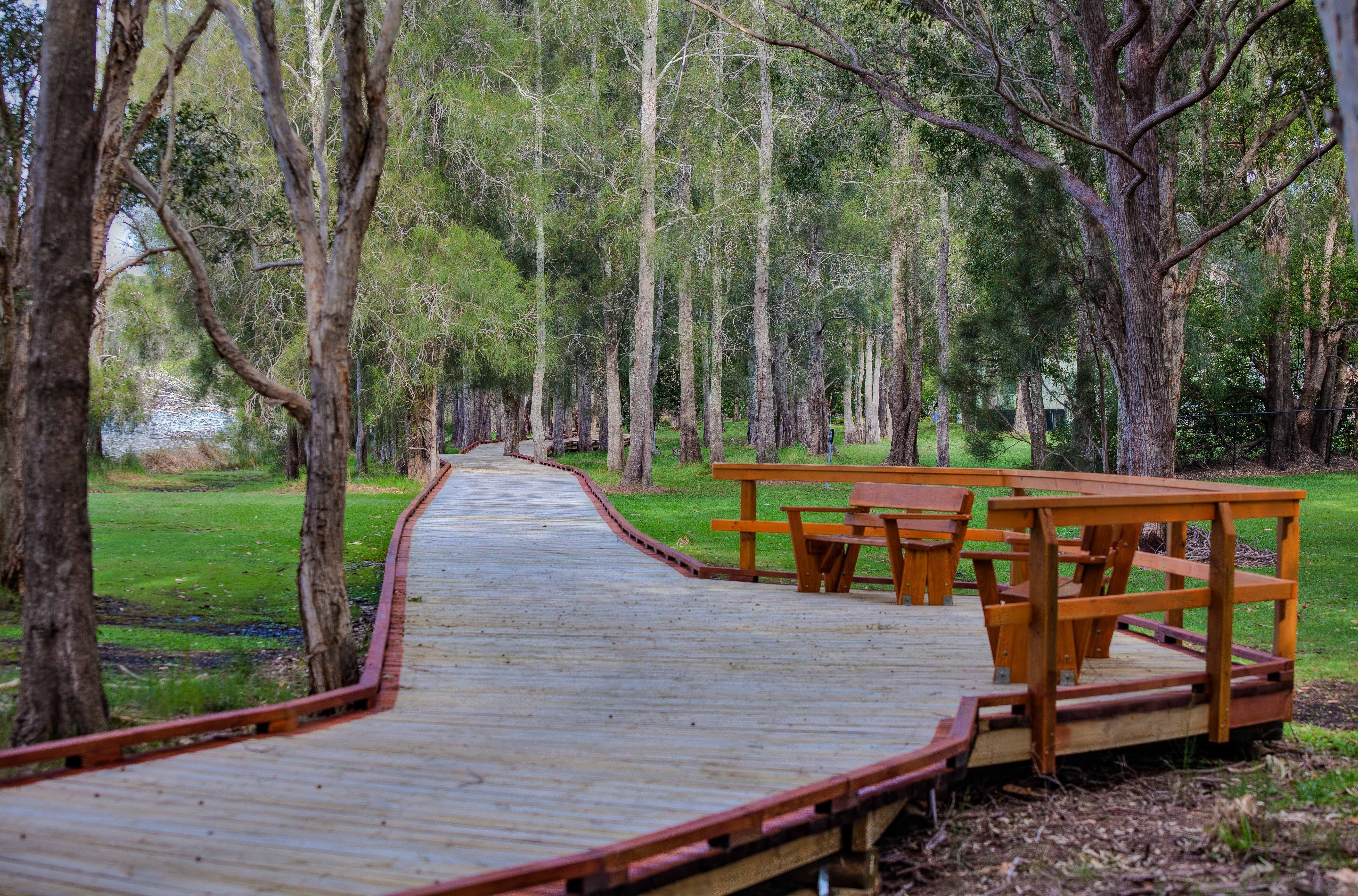 Queens Lake Walking Trail