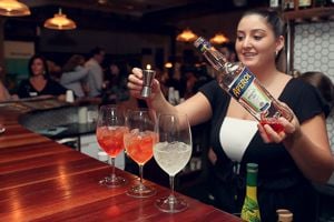 2019 Networking Cocktail Event Image -5cceab0ec59a2