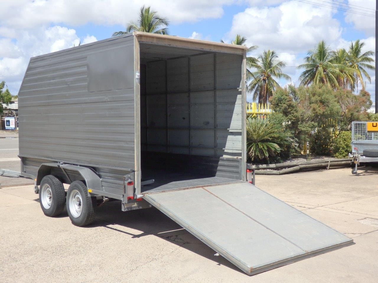 small truck hire in cairns, mt isa and townsville
