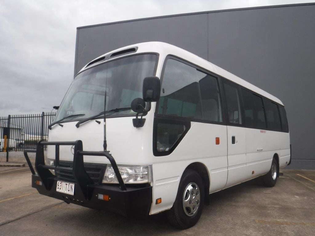 12 passenger bus rental in cairns