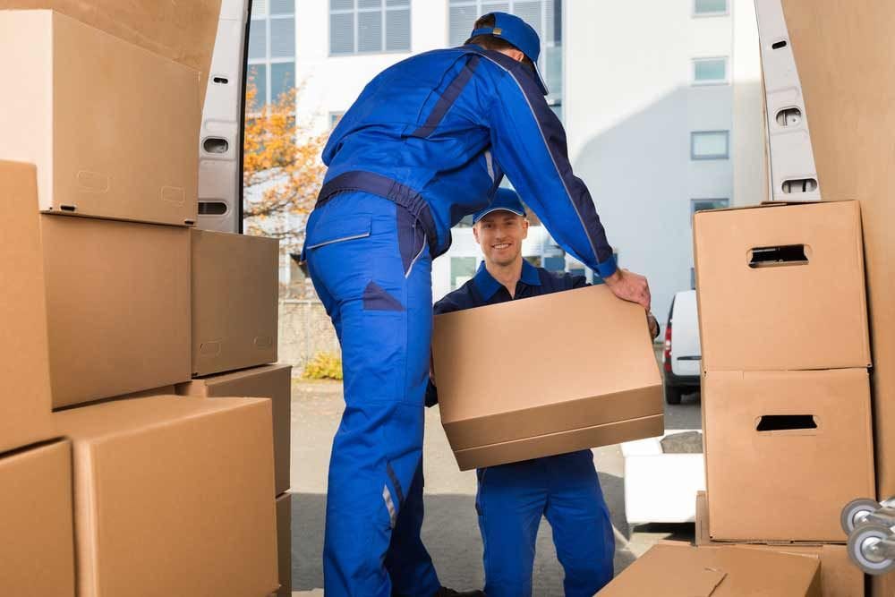 professional movers vs moving truck hire