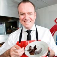 Domino's launches national iPhone application