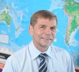FLIGHT CENTRE AGENTS TO SAVE ON FEES