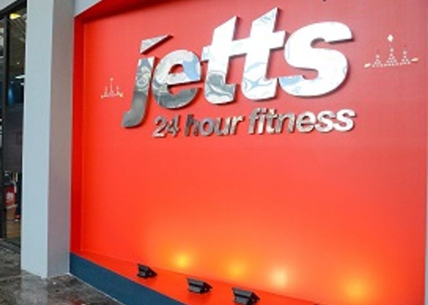 JETTS FITNESS MUSCLES INTO THAILAND