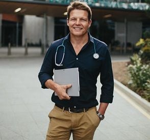 ONLINE HOSPITAL TAKES AIM AT 'DR GOOGLE'