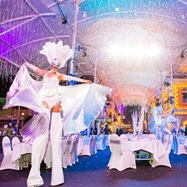 EXPERIENCE THE MAGIC AT MOVIE WORLD THIS CHRISTMAS
