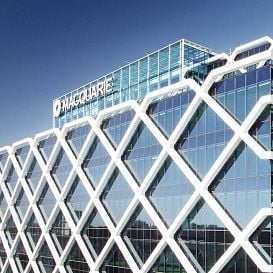 MACQUARIE FORECASTS LIFT IN 1H PERFORMANCE THANKS TO ITS FEES