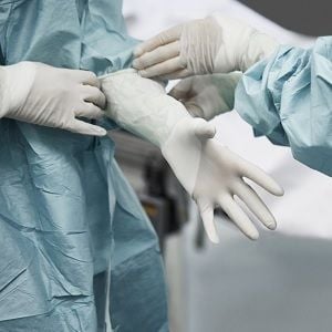 Twiggy Forrest's foundation commits $160m for medical supplies Twiggy Forrest's foundation commits $160m for medical supplies