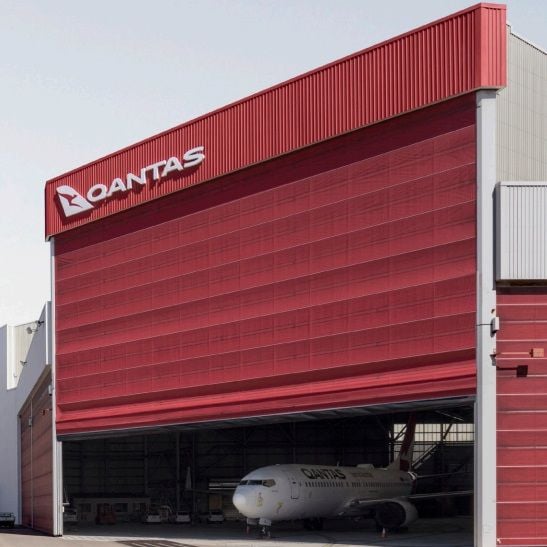 Border opening delays stymie Qantas earnings by $100m