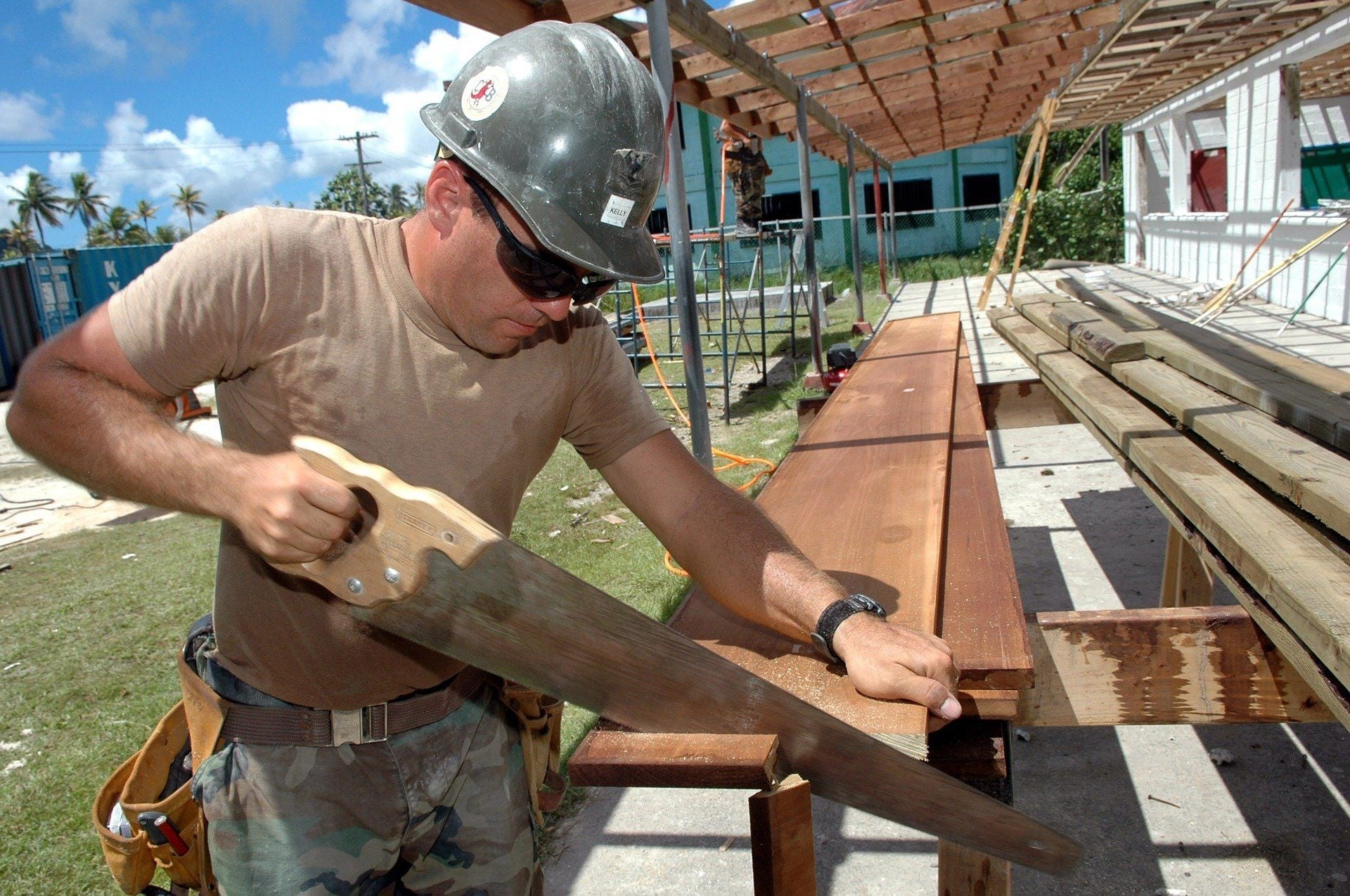 Tradies booking group Hipages turns new leaf with ASX listing