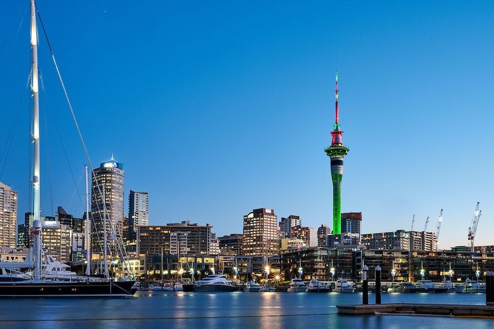 Australia shuts out New Zealanders over Auckland COVID-19 outbreak concerns Australia shuts out New Zealanders over Auckland COVID-19 outbreak concerns