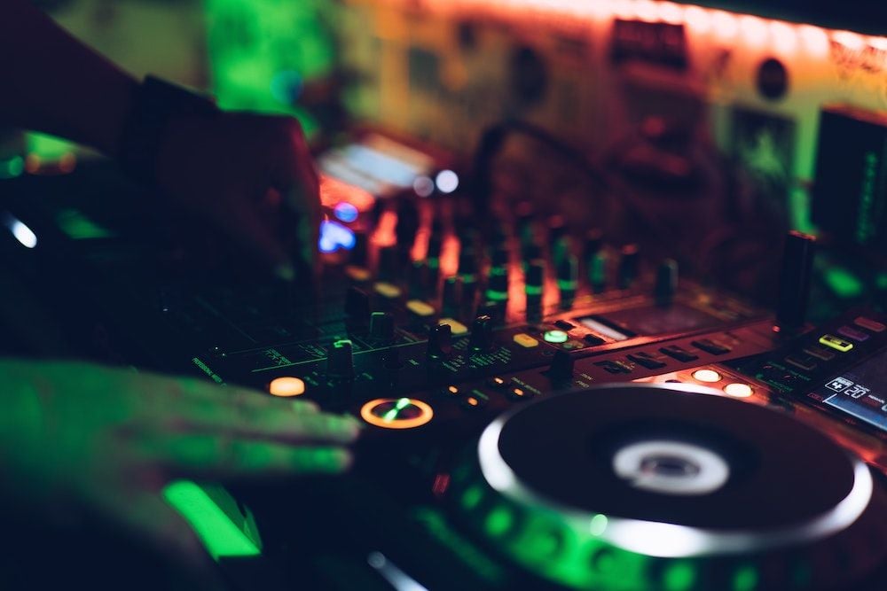 SA opening to Melbourne from Friday, dancing allowed in clubs SA opening to Melbourne from Friday, dancing allowed in clubs