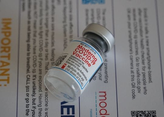 Australia orders 25 million COVID-19 vaccine doses from Moderna