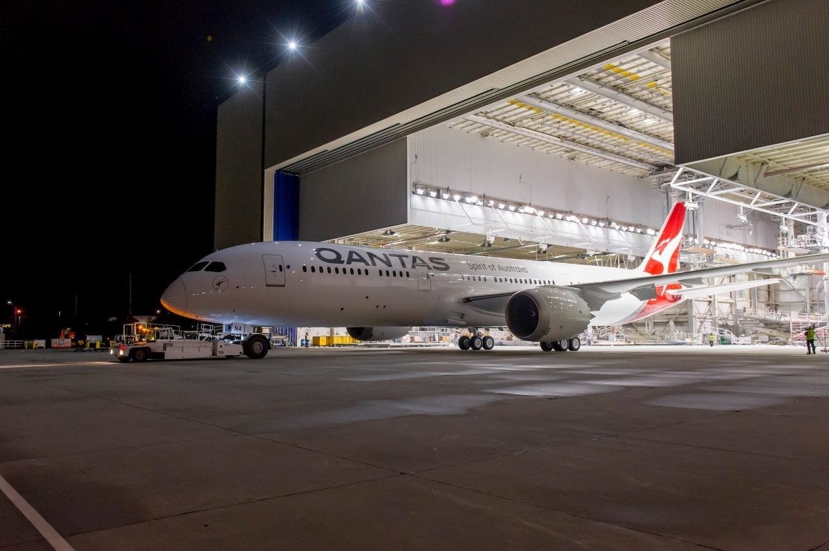 Qantas responds to "disturbing" claims that airline is infiltrated by bikies