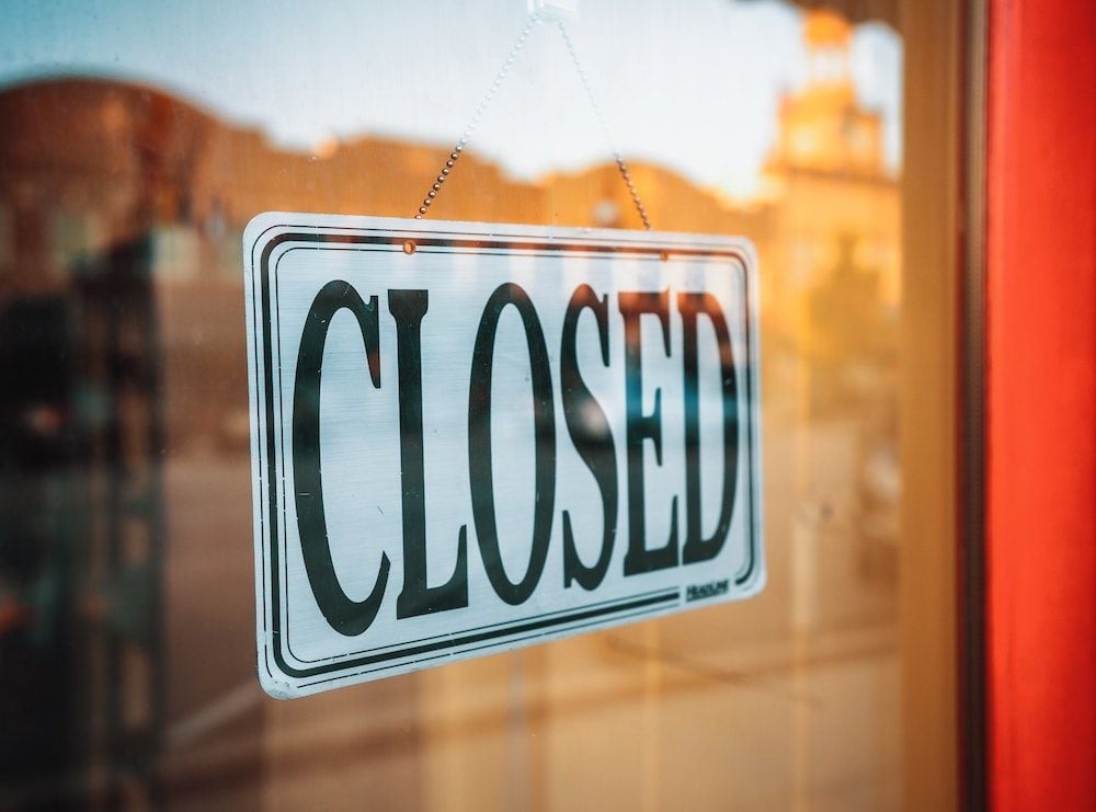 Retail sales fall as 'for lease' signs become more common in Sydney, Melbourne