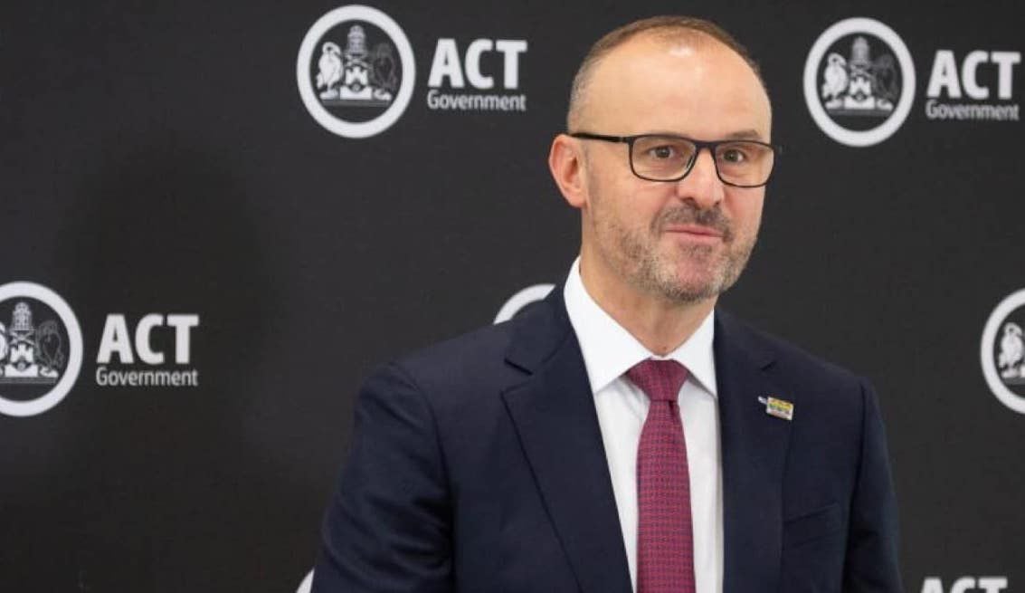 ACT to remain in lockdown but click & collect services to restart from midnight ACT to remain in lockdown but click & collect services to restart from midnight