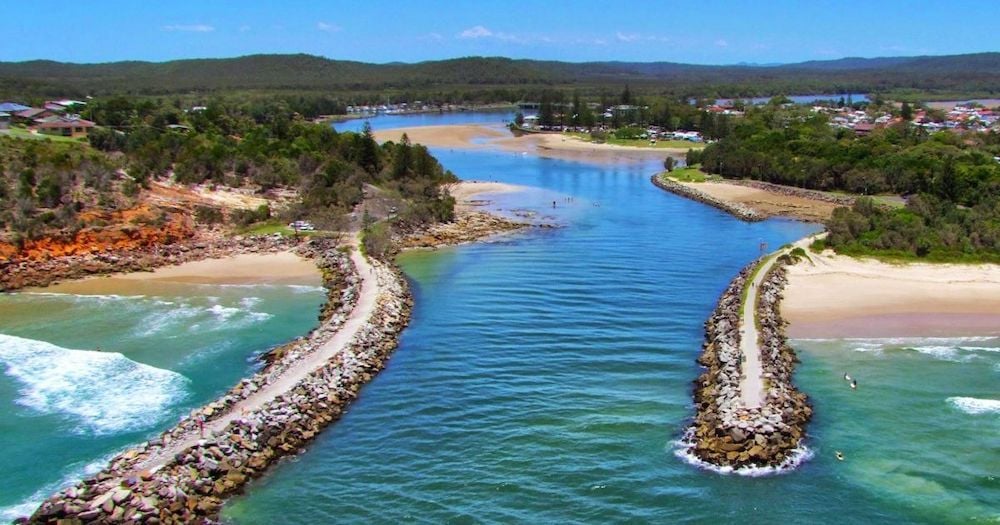 Queensland reinstates border restrictions with Lismore Queensland reinstates border restrictions with Lismore