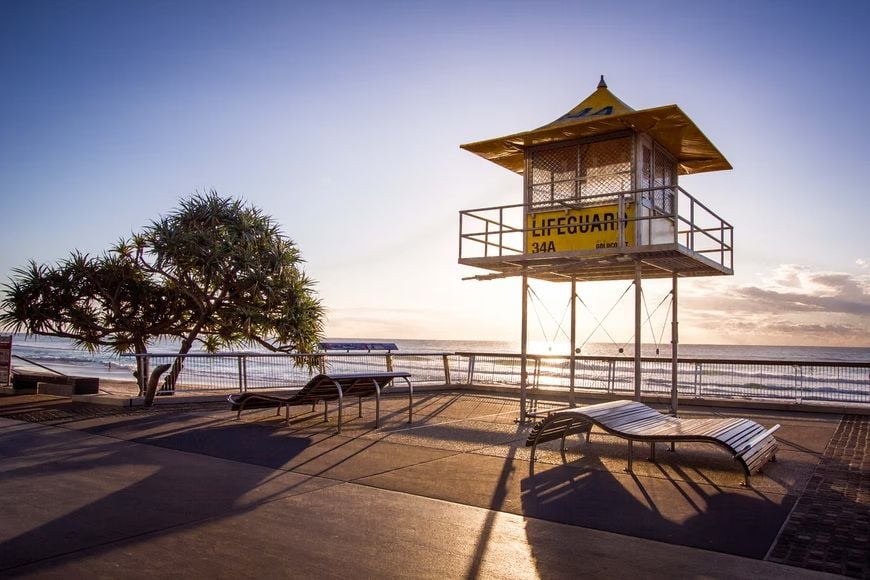 New mask rules extended to Gold Coast after two COVID-positive cases were active in the community