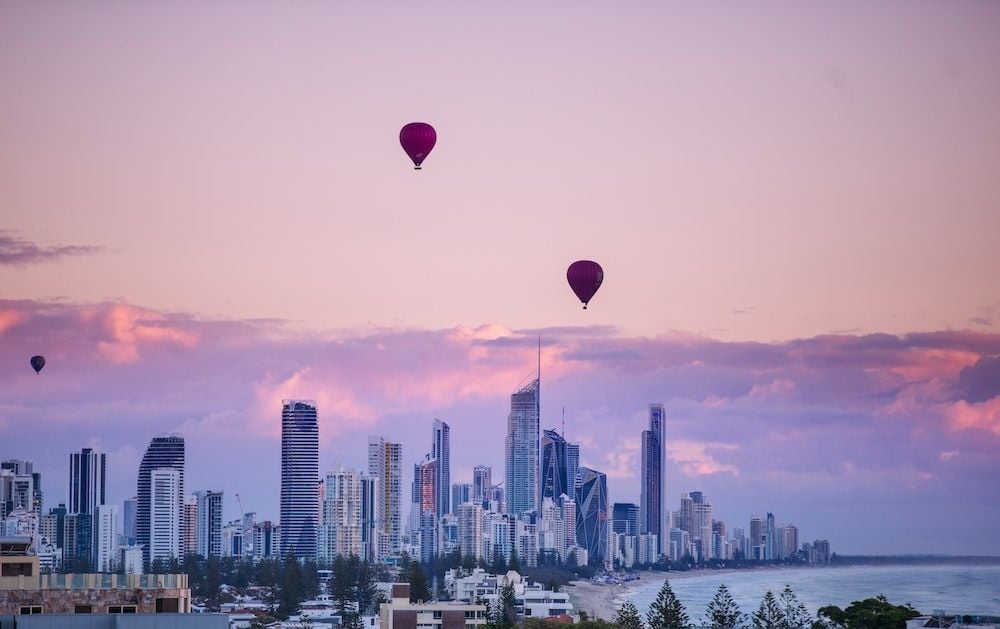 Western Australia reimposes home quarantine for Queensland arrivals Western Australia reimposes home quarantine for Queensland arrivals