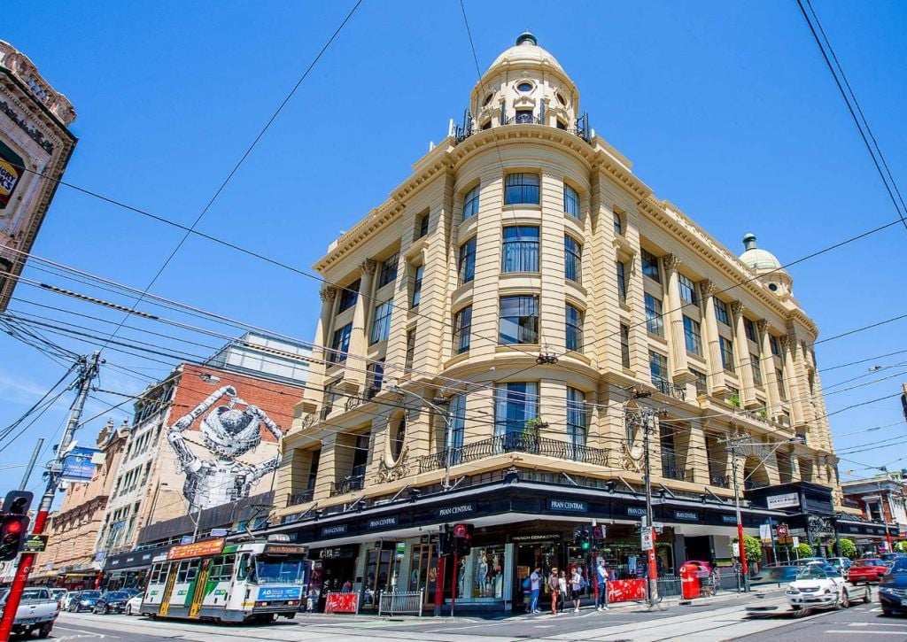 Staff shortages mean "code red for retail" as hospitality operators plead for government support