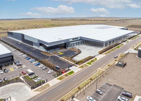 Myer gears up to handle $1 billion in online sales with new automated distribution centre