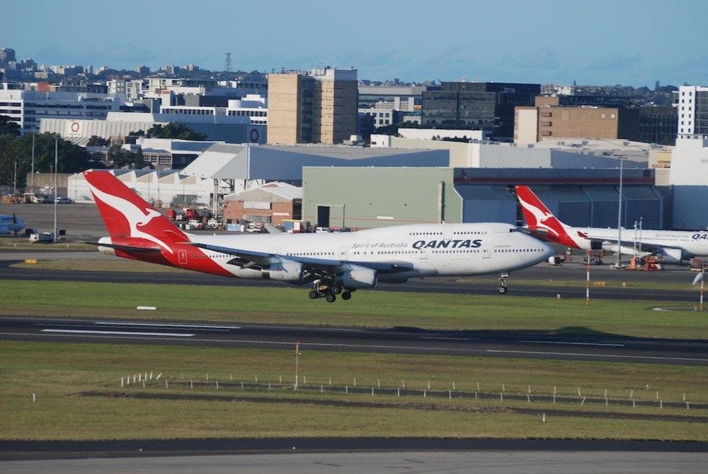 Qantas Forecasts Billion Dollar Half-year Profit