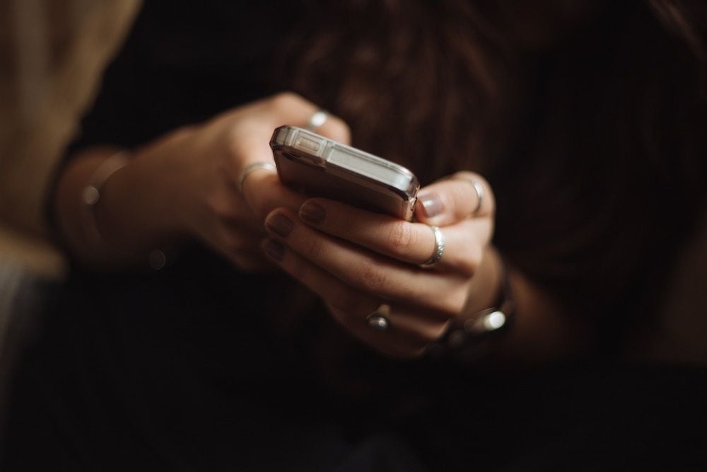 ACMA cracks down on three telcos for allowing SMS scams