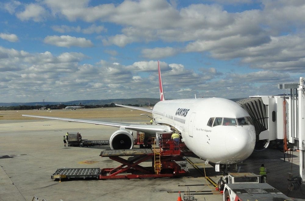 ACCC takes Qantas to court over 10,000 flight cancellations in 2022