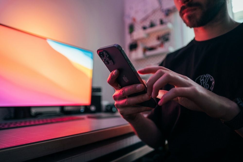 Aussies waiting on hold for longer, costing the economy $1.28b, says report