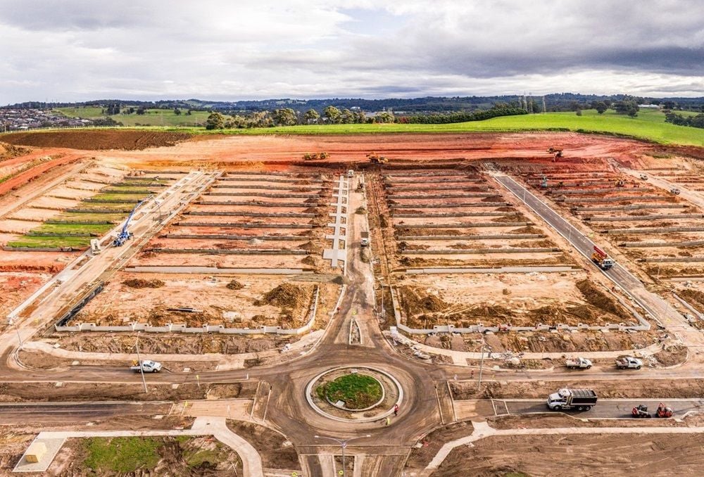 Stockland agrees to offload NSW project to get $1b Lendlease residential buyout over the line